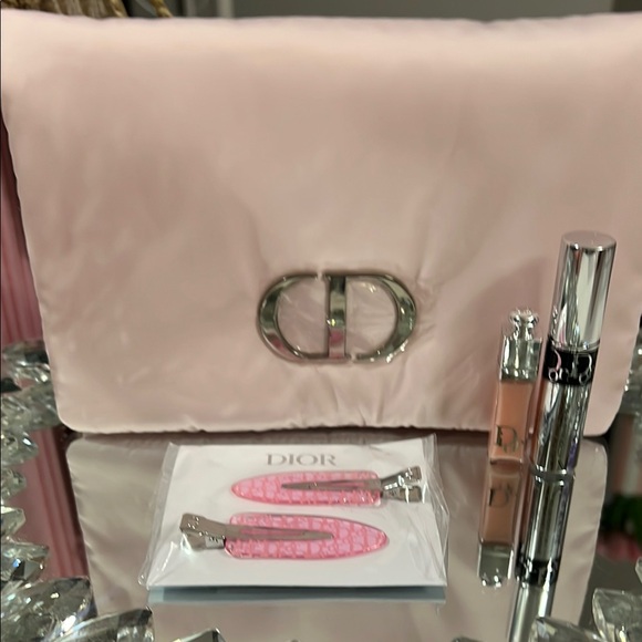 Dior Pink Clutch—Pink Dior Logo Hair Accessory & 2 Deluxe Samples - Picture 2 of 12